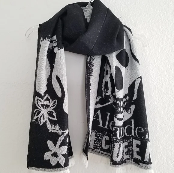Alexander McQueen Wool Skull Large Scarf Black Grey - Picture 3 of 11